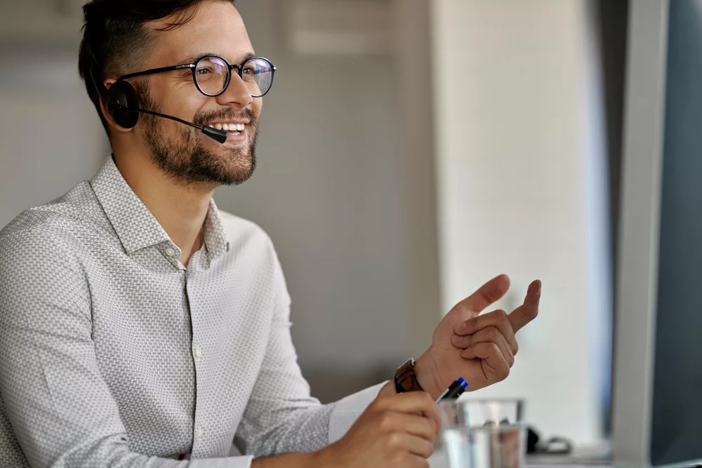 Happy call center agent